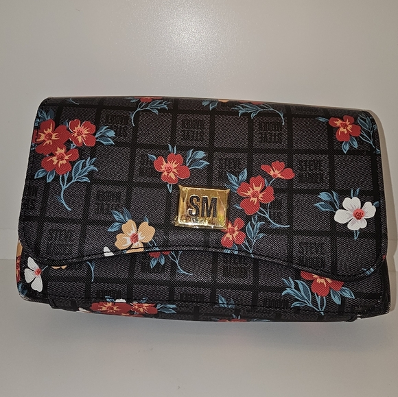 Steve Madden Handbags - Steve Madden Floral Black Crossbody Bag